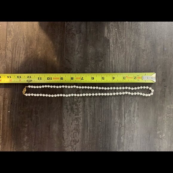 3/$10 🔆 Faux Pearl Necklace 26” - Picture 4 of 6